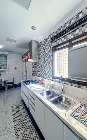Apartamento à venda com 125m², 4 quartos e 3 vagasCozinha
