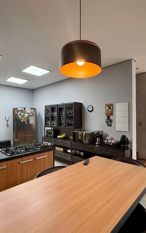 Casa de condomínio à venda com 397m², 4 quartos e 4 vagas Casa de condomínio à venda com 397m², 4 quartos e 4 vagasCozinha