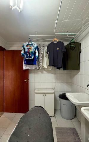 Casa de condomínio à venda com 397m², 4 quartos e 4 vagas Casa de condomínio à venda com 397m², 4 quartos e 4 vagasÁrea de Serviço
