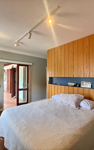 Casa de condomínio à venda com 397m², 4 quartos e 4 vagas Casa de condomínio à venda com 397m², 4 quartos e 4 vagasSuíte 4