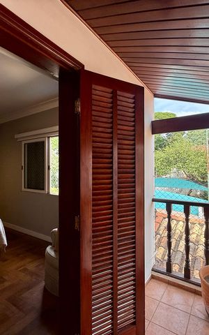Casa de condomínio à venda com 397m², 4 quartos e 4 vagas Casa de condomínio à venda com 397m², 4 quartos e 4 vagasSacada Suíte 3 e 4