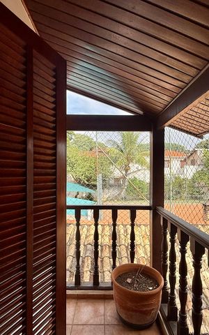 Casa de condomínio à venda com 397m², 4 quartos e 4 vagas Casa de condomínio à venda com 397m², 4 quartos e 4 vagasSacada Suíte 3 e 4