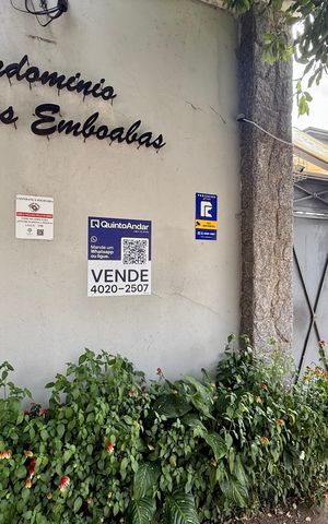 Casa de condomínio à venda com 397m², 4 quartos e 4 vagas Casa de condomínio à venda com 397m², 4 quartos e 4 vagasFachada Condomínio