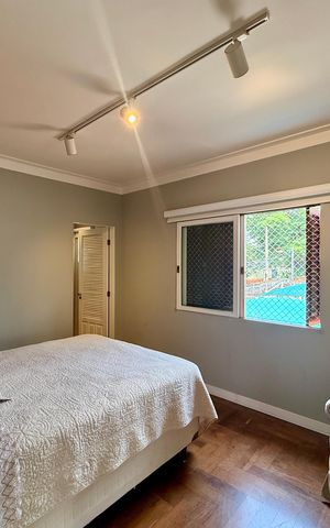 Casa de condomínio à venda com 397m², 4 quartos e 4 vagas Casa de condomínio à venda com 397m², 4 quartos e 4 vagasSuíte 4