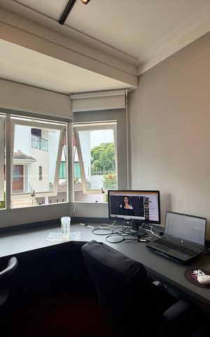 Casa de condomínio à venda com 397m², 4 quartos e 4 vagas Casa de condomínio à venda com 397m², 4 quartos e 4 vagasEscritório