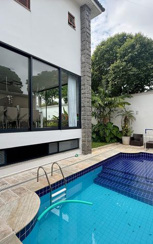 Casa de condomínio à venda com 397m², 4 quartos e 4 vagas Casa de condomínio à venda com 397m², 4 quartos e 4 vagasPiscina