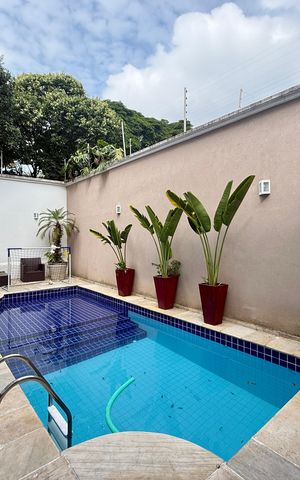 Casa de condomínio à venda com 397m², 4 quartos e 4 vagas Casa de condomínio à venda com 397m², 4 quartos e 4 vagasPiscina