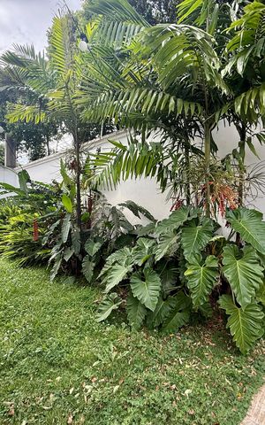 Casa de condomínio à venda com 397m², 4 quartos e 4 vagas Casa de condomínio à venda com 397m², 4 quartos e 4 vagasJardim