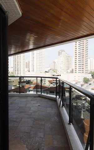 Apartamento à venda com 232m², 5 quartos e 3 vagasVaranda 