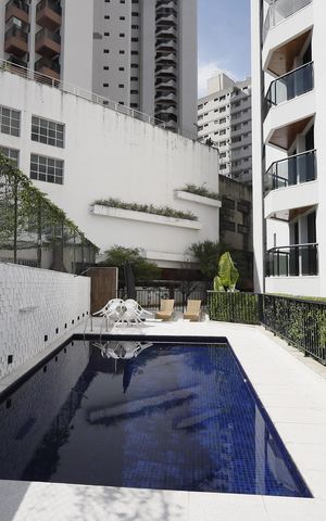 Apartamento à venda com 232m², 5 quartos e 3 vagasÁrea comum - Piscina