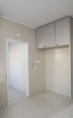 Apartamento à venda com 232m², 5 quartos e 3 vagasCozinha - Armários