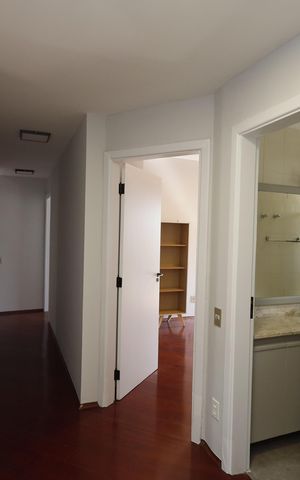 Apartamento à venda com 232m², 5 quartos e 3 vagasCorredor