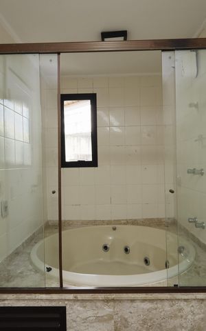 Apartamento à venda com 232m², 5 quartos e 3 vagasBanheiro da Suíte 2