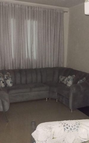 Casa à venda com 260m², 3 quartos e 2 vagasSala