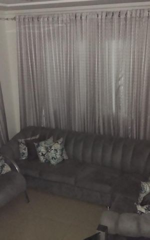 Casa à venda com 260m², 3 quartos e 2 vagasSala