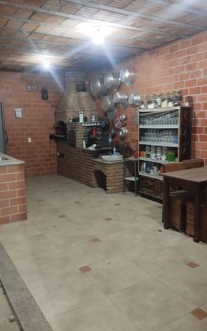 Casa à venda com 260m², 3 quartos e 2 vagasÁrea externa
