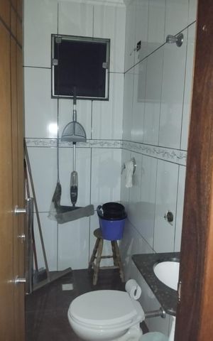 Casa à venda com 260m², 3 quartos e 2 vagasBanheiro