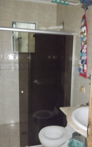 Casa à venda com 260m², 3 quartos e 2 vagasBanheiro