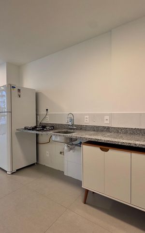 Apartamento à venda com 98m², 3 quartos e 2 vagas Apartamento à venda com 98m², 3 quartos e 2 vagasCozinha e Área de Serviço