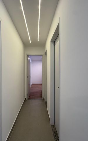 Apartamento à venda com 98m², 3 quartos e 2 vagas Apartamento à venda com 98m², 3 quartos e 2 vagasCorredor