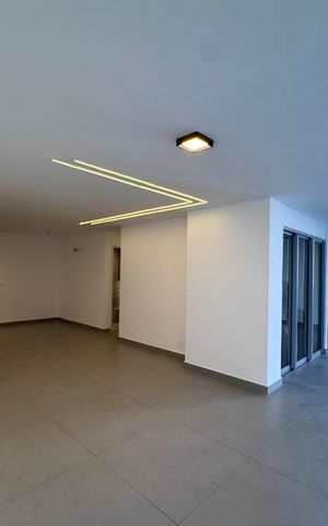 Apartamento à venda com 98m², 3 quartos e 2 vagas Apartamento à venda com 98m², 3 quartos e 2 vagasSala