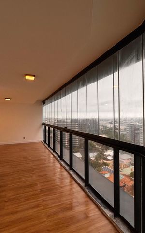 Apartamento à venda com 119m², 3 quartos e 2 vagasVaranda