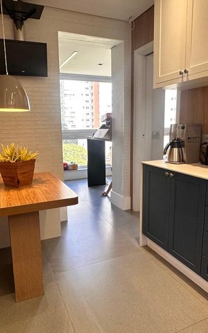 Apartamento à venda com 234m², 4 quartos e 4 vagas Apartamento à venda com 234m², 4 quartos e 4 vagasCozinha