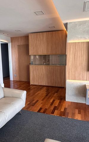 Apartamento à venda com 234m², 4 quartos e 4 vagas Apartamento à venda com 234m², 4 quartos e 4 vagasSala