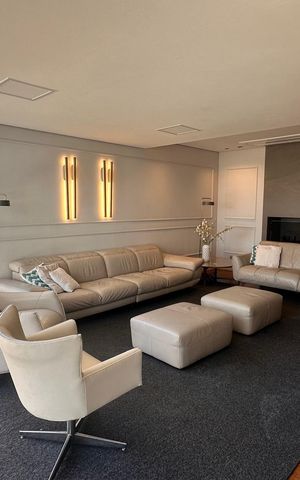 Apartamento à venda com 234m², 4 quartos e 4 vagas Apartamento à venda com 234m², 4 quartos e 4 vagasSala