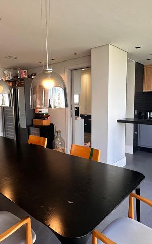 Apartamento à venda com 234m², 4 quartos e 4 vagas Apartamento à venda com 234m², 4 quartos e 4 vagasVaranda da Sala