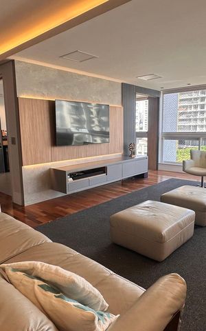 Apartamento à venda com 234m², 4 quartos e 4 vagas Apartamento à venda com 234m², 4 quartos e 4 vagasSala