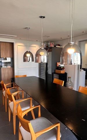 Apartamento à venda com 234m², 4 quartos e 4 vagas Apartamento à venda com 234m², 4 quartos e 4 vagasVaranda da Sala