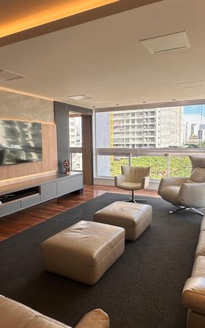Apartamento à venda com 234m², 4 quartos e 4 vagas Apartamento à venda com 234m², 4 quartos e 4 vagasSala