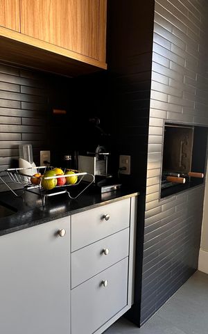 Apartamento à venda com 234m², 4 quartos e 4 vagas Apartamento à venda com 234m², 4 quartos e 4 vagasCozinha