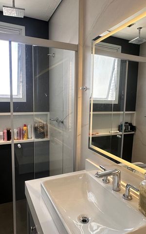Apartamento à venda com 234m², 4 quartos e 4 vagas Apartamento à venda com 234m², 4 quartos e 4 vagasBanheiro da Suíte 3