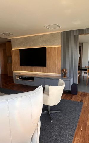 Apartamento à venda com 234m², 4 quartos e 4 vagas Apartamento à venda com 234m², 4 quartos e 4 vagasSala