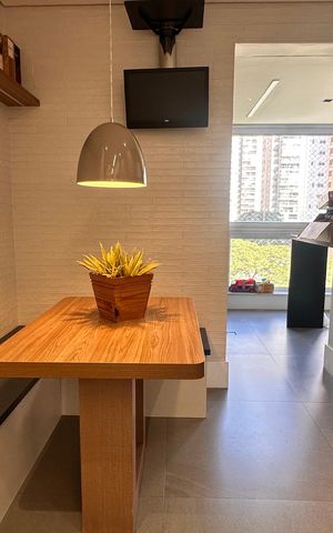 Apartamento à venda com 234m², 4 quartos e 4 vagas Apartamento à venda com 234m², 4 quartos e 4 vagasCozinha