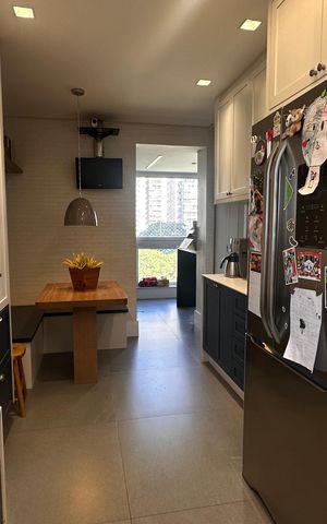 Apartamento à venda com 234m², 4 quartos e 4 vagas Apartamento à venda com 234m², 4 quartos e 4 vagasCozinha
