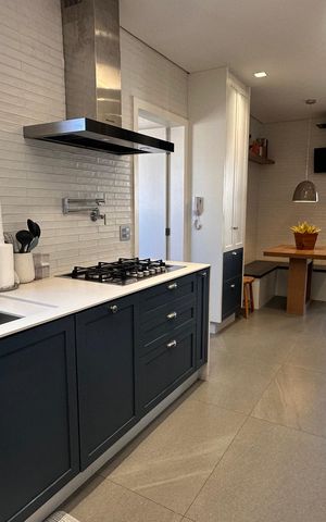 Apartamento à venda com 234m², 4 quartos e 4 vagas Apartamento à venda com 234m², 4 quartos e 4 vagasCozinha