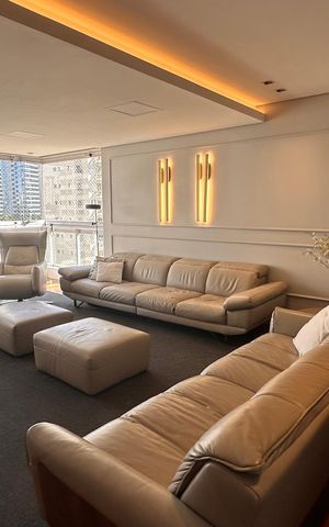 Apartamento à venda com 234m², 4 quartos e 4 vagas Apartamento à venda com 234m², 4 quartos e 4 vagasSala