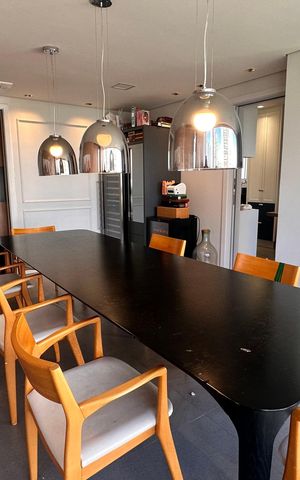 Apartamento à venda com 234m², 4 quartos e 4 vagas Apartamento à venda com 234m², 4 quartos e 4 vagasVaranda da Sala