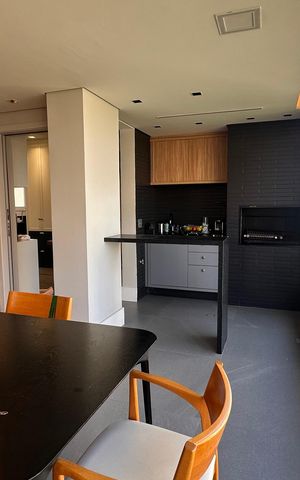 Apartamento à venda com 234m², 4 quartos e 4 vagas Apartamento à venda com 234m², 4 quartos e 4 vagasVaranda da Sala
