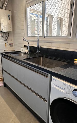 Apartamento à venda com 234m², 4 quartos e 4 vagas Apartamento à venda com 234m², 4 quartos e 4 vagasÁrea de serviço
