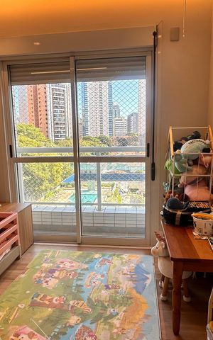 Apartamento à venda com 234m², 4 quartos e 4 vagas Apartamento à venda com 234m², 4 quartos e 4 vagasSuíte