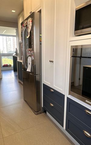 Apartamento à venda com 234m², 4 quartos e 4 vagas Apartamento à venda com 234m², 4 quartos e 4 vagasCozinha