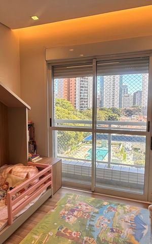 Apartamento à venda com 234m², 4 quartos e 4 vagas Apartamento à venda com 234m², 4 quartos e 4 vagasSuíte