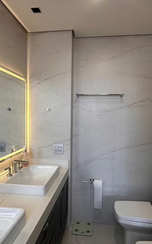 Apartamento à venda com 234m², 4 quartos e 4 vagas Apartamento à venda com 234m², 4 quartos e 4 vagasBanheiro da Suíte 3