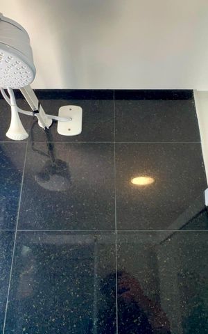 Studio à venda com 28m², 1 quarto e 1 vaga Studio à venda com 28m², 1 quarto e 1 vagaBanheiro