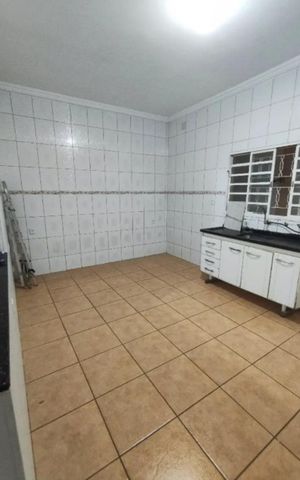 Casa para alugar com 450m², 3 quartos e 2 vagas Casa para alugar com 450m², 3 quartos e 2 vagasCozinha