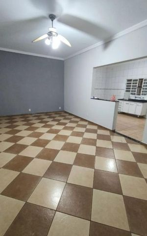 Casa para alugar com 450m², 3 quartos e 2 vagas Casa para alugar com 450m², 3 quartos e 2 vagasSala